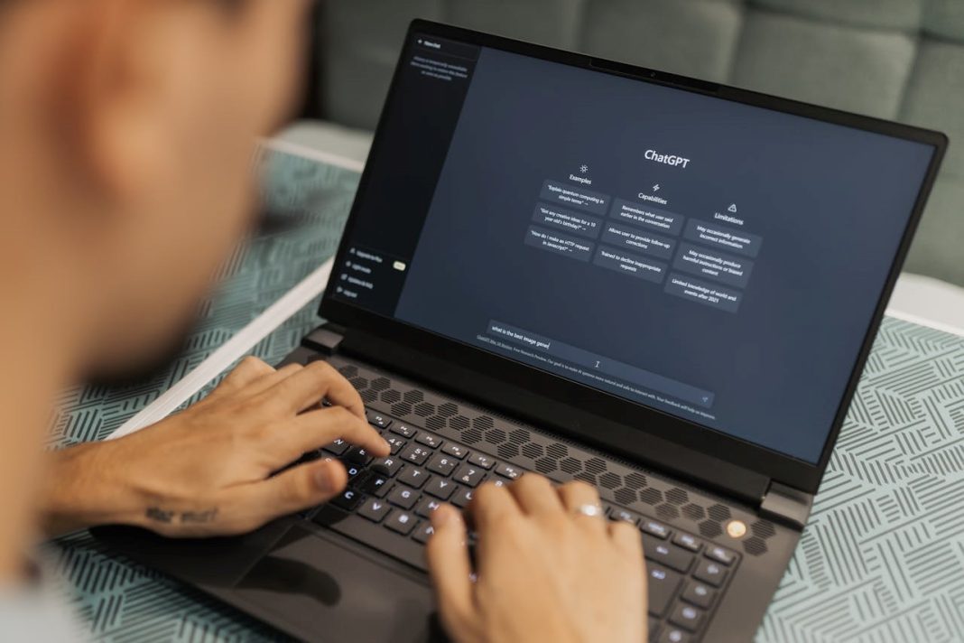 Kako uporabljati ChatGPT za analizo datotek PDF