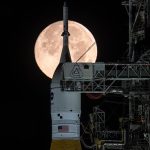 Težave s helijem ustavile Artemis II tik pred izstrelitvijo v lunino orbito