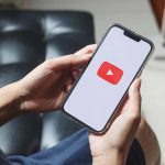YouTube ima dovolj AI videjev: Za te vsebine ustvarjalci ne bodo plačani, posledično jih bo manj
